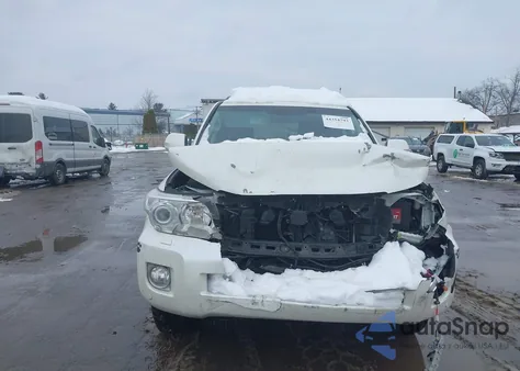 2015 Toyota Land Cruiser V8 z USA, uszkodzony, nr VIN JTMHY7AJ6F4032528